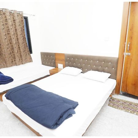 Premium Hotel Ujjain - G A R I M A - Near Mahakal Temple And Rivar - Railway Station - Hygiene & Spacious Room - With Wifi- And Parking Facilities - Best Hotel In Ujjain Zewnętrze zdjęcie