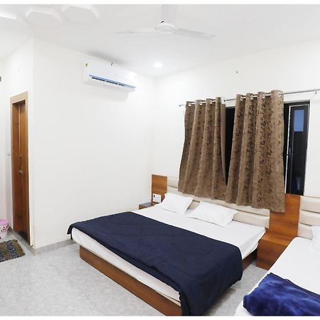 Premium Hotel Ujjain - G A R I M A - Near Mahakal Temple And Rivar - Railway Station - Hygiene & Spacious Room - With Wifi- And Parking Facilities - Best Hotel In Ujjain Zewnętrze zdjęcie