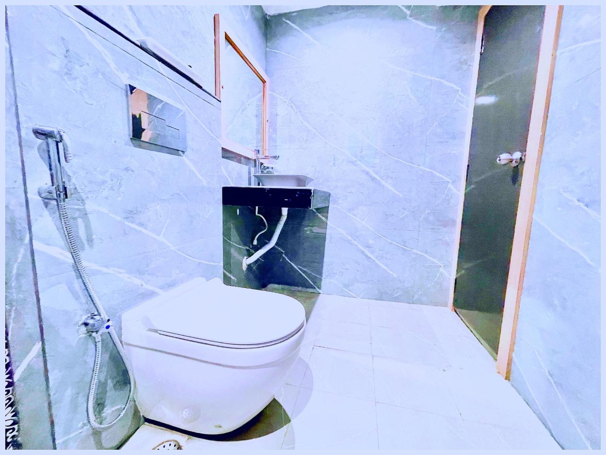 Premium Hotel Ujjain - G A R I M A - Near Mahakal Temple And Rivar - Railway Station - Hygiene & Spacious Room - With Wifi- And Parking Facilities - Best Hotel In Ujjain Zewnętrze zdjęcie