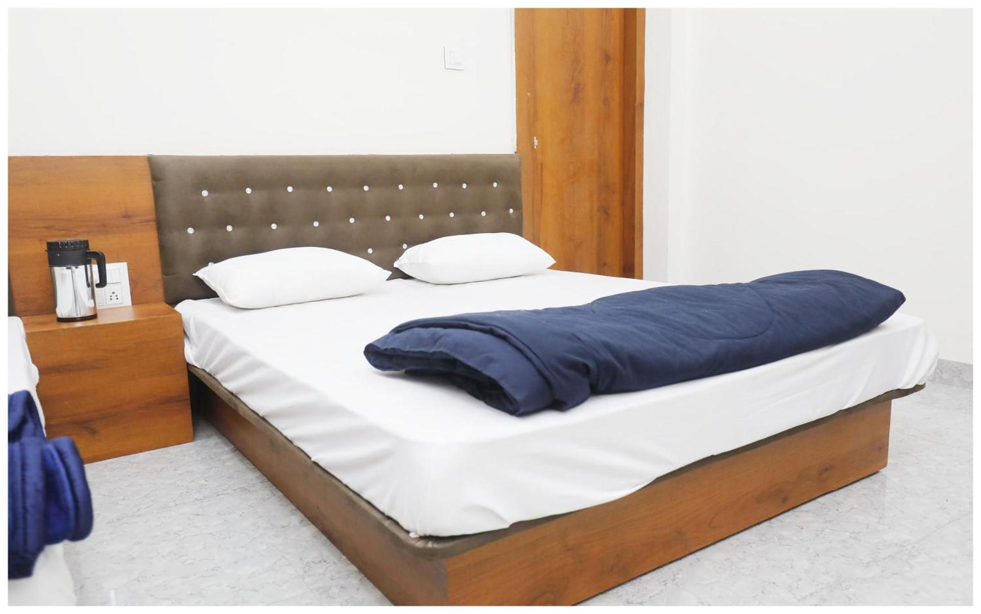 Premium Hotel Ujjain - G A R I M A - Near Mahakal Temple And Rivar - Railway Station - Hygiene & Spacious Room - With Wifi- And Parking Facilities - Best Hotel In Ujjain Zewnętrze zdjęcie
