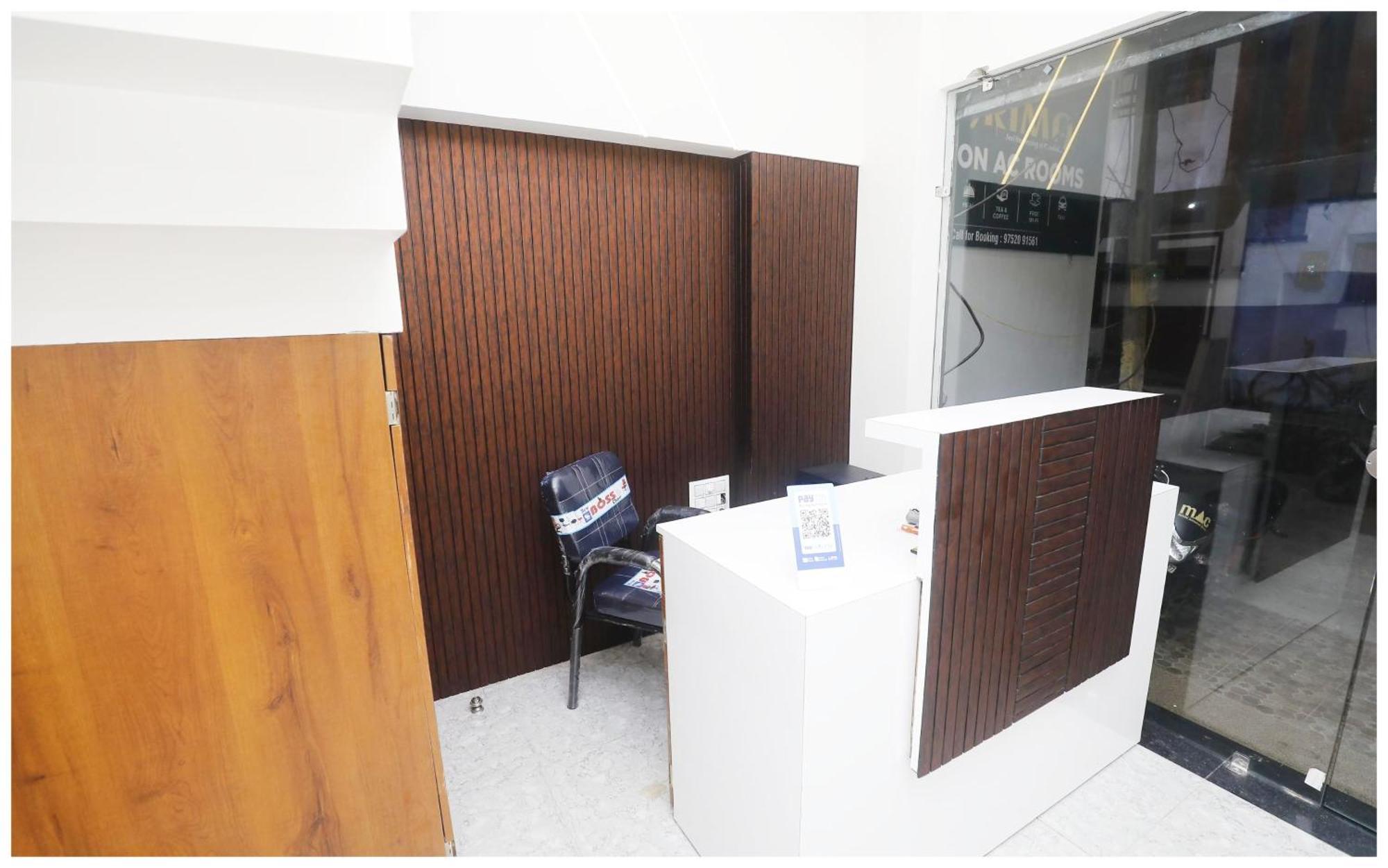 Premium Hotel Ujjain - G A R I M A - Near Mahakal Temple And Rivar - Railway Station - Hygiene & Spacious Room - With Wifi- And Parking Facilities - Best Hotel In Ujjain Zewnętrze zdjęcie