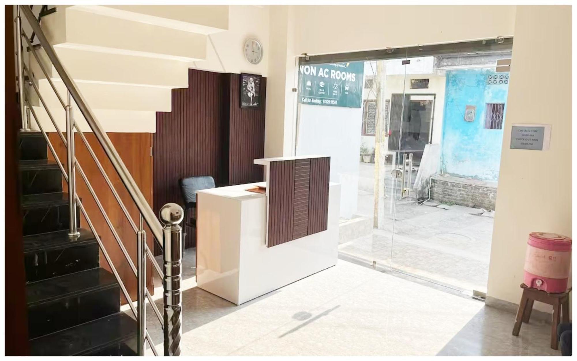 Premium Hotel Ujjain - G A R I M A - Near Mahakal Temple And Rivar - Railway Station - Hygiene & Spacious Room - With Wifi- And Parking Facilities - Best Hotel In Ujjain Zewnętrze zdjęcie