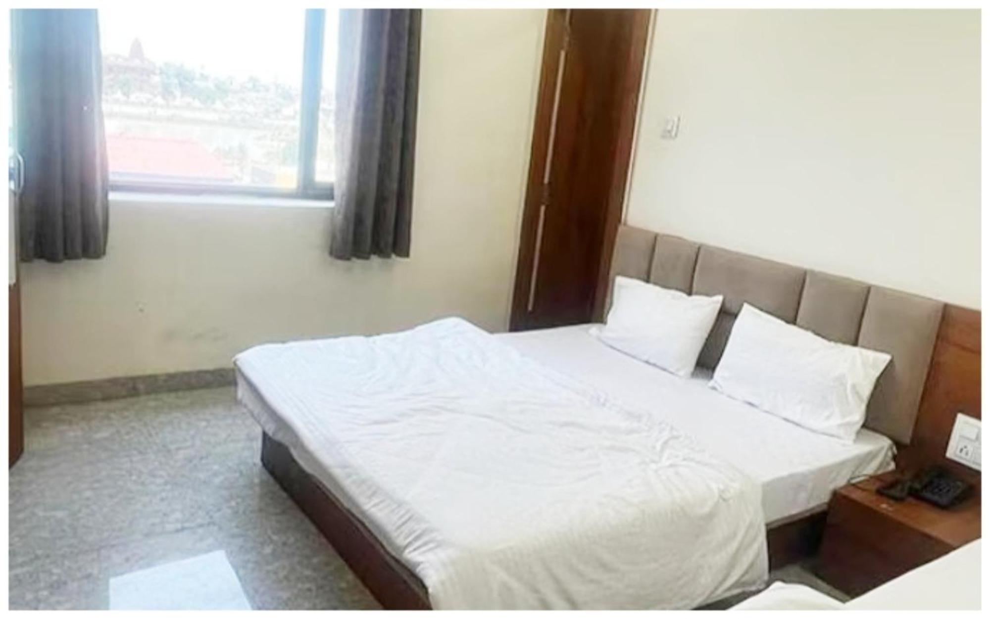 Premium Hotel Ujjain - G A R I M A - Near Mahakal Temple And Rivar - Railway Station - Hygiene & Spacious Room - With Wifi- And Parking Facilities - Best Hotel In Ujjain Zewnętrze zdjęcie