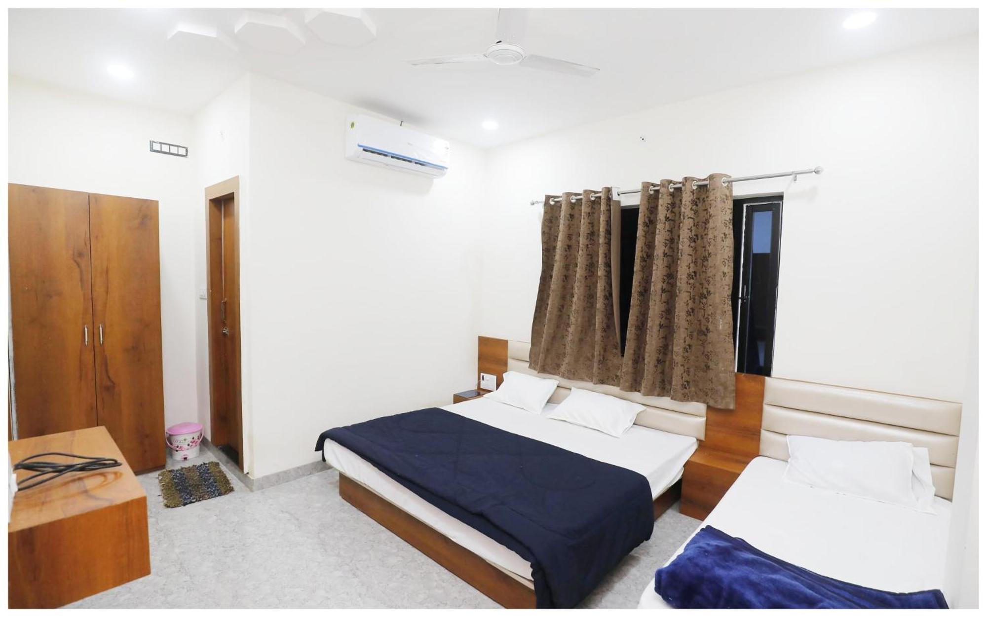 Premium Hotel Ujjain - G A R I M A - Near Mahakal Temple And Rivar - Railway Station - Hygiene & Spacious Room - With Wifi- And Parking Facilities - Best Hotel In Ujjain Zewnętrze zdjęcie