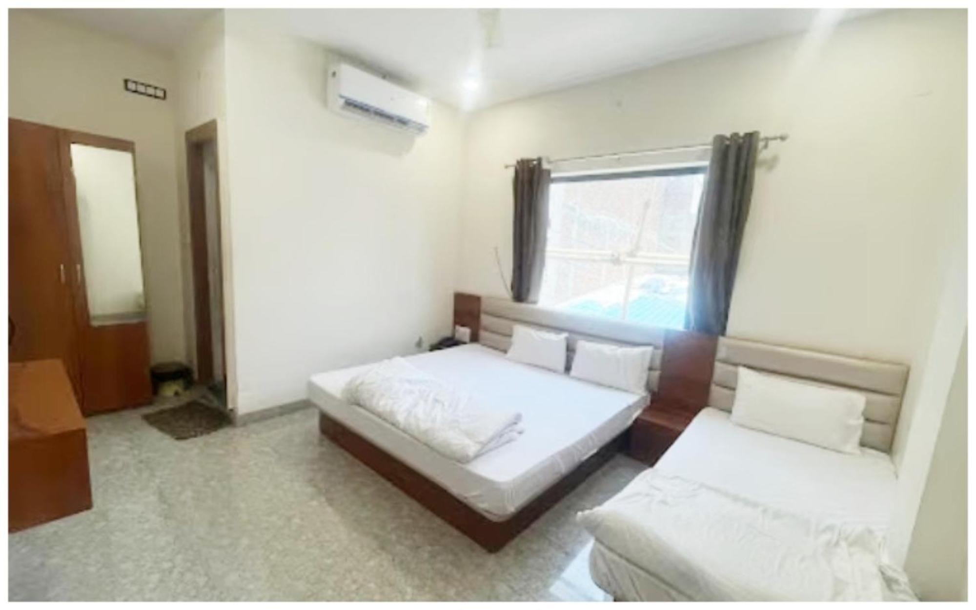 Premium Hotel Ujjain - G A R I M A - Near Mahakal Temple And Rivar - Railway Station - Hygiene & Spacious Room - With Wifi- And Parking Facilities - Best Hotel In Ujjain Zewnętrze zdjęcie